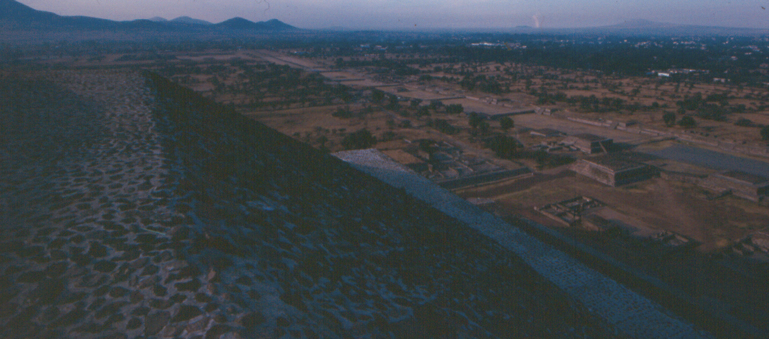 Teotihuacan's polluted view of Mexico City