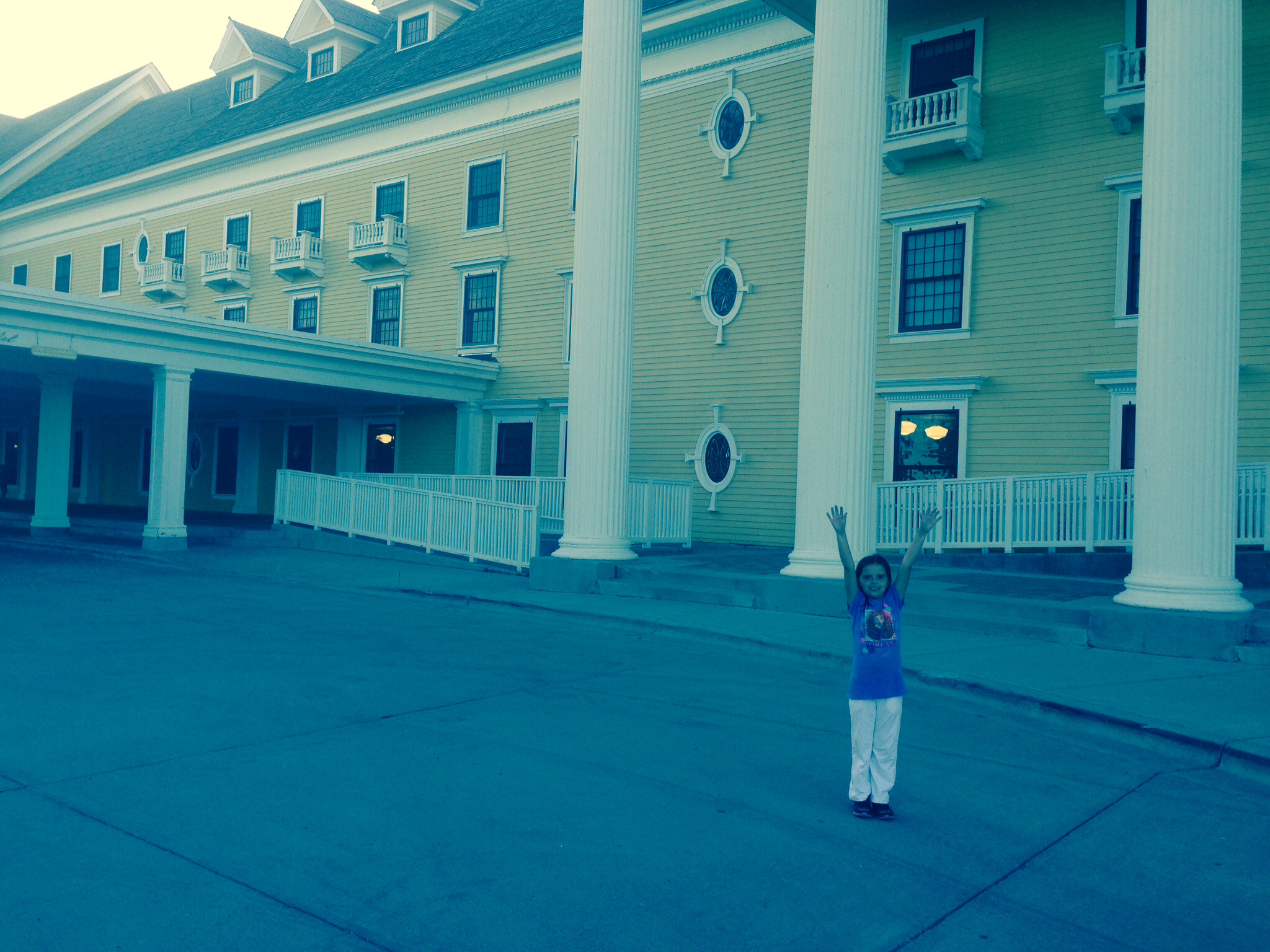 Lake Hotel - Front view