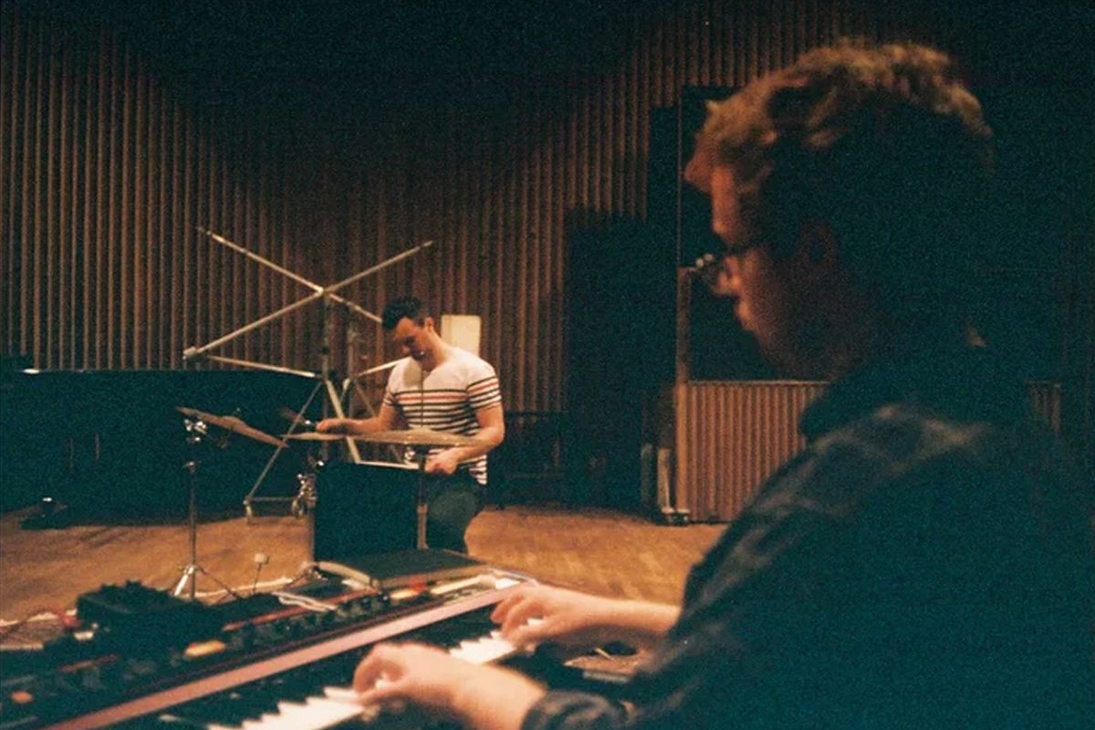 Song of The Day by H Hunt, 'Having a Bath' (2016) // Darren Farnsworth